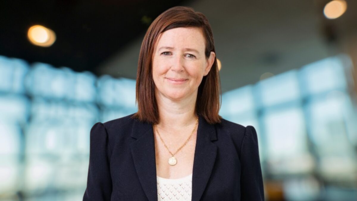 Claire Charbit lors de sa prise de fonction au bureau du CEO d'Ipsos